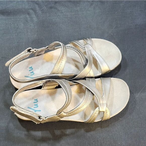 YUU WOMEN'S OPEN-TOE MULTI-STRAPS SLIP-ON SANDAL - Picture 5 of 16